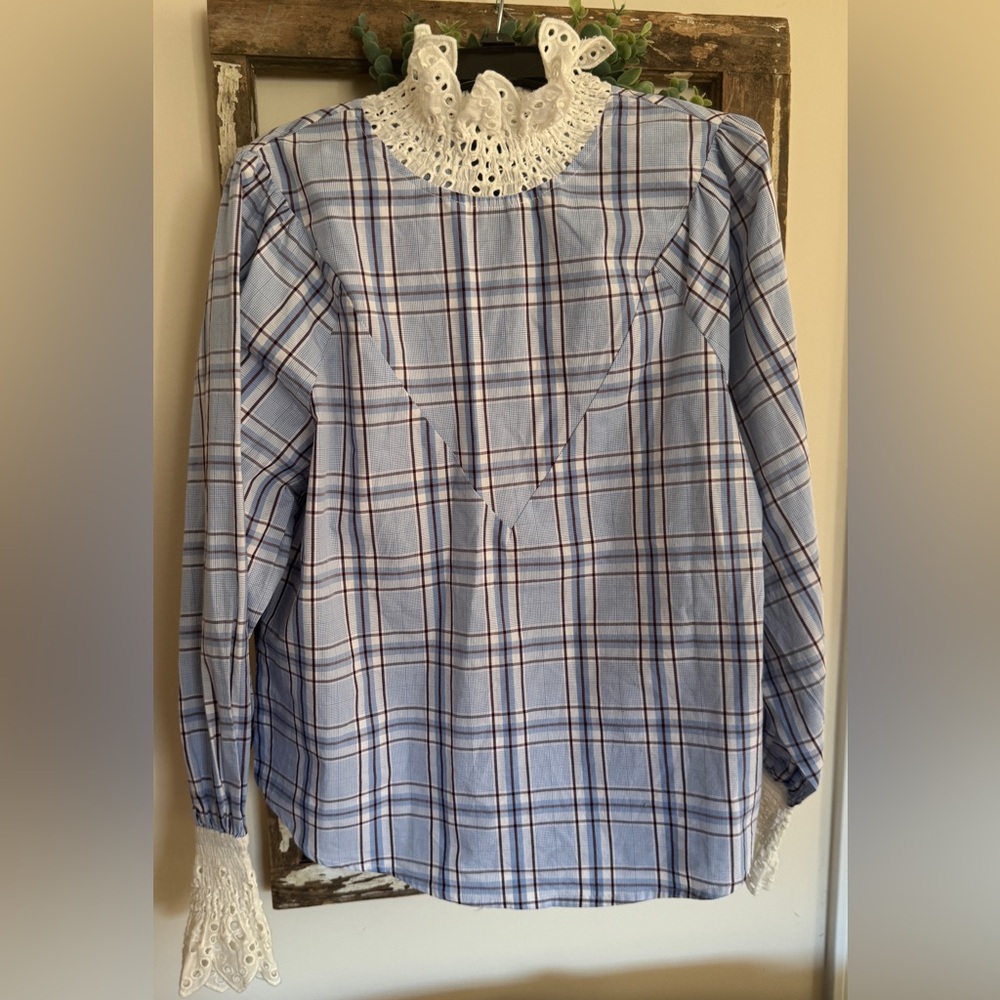English factory women’s blouse top shirt sz xs (would fit small imo)